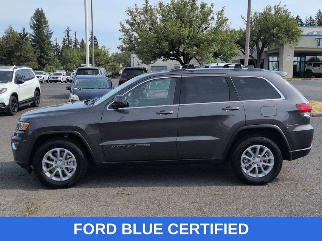 2021 Jeep Grand Cherokee Laredo E - Image 2