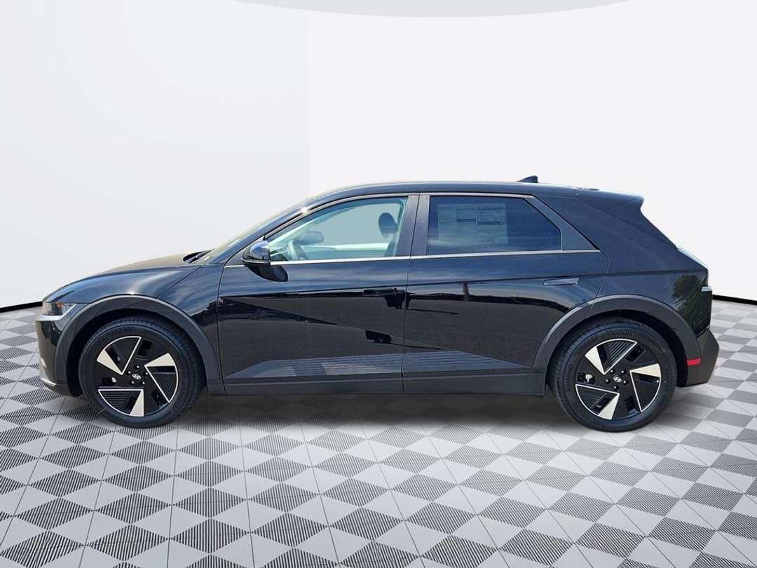 2026 Hyundai Ioniq 5 SEL - Image 3