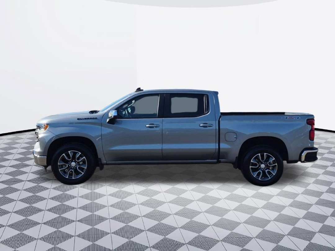 2024 Chevrolet Silverado 1500 LT - Image 3
