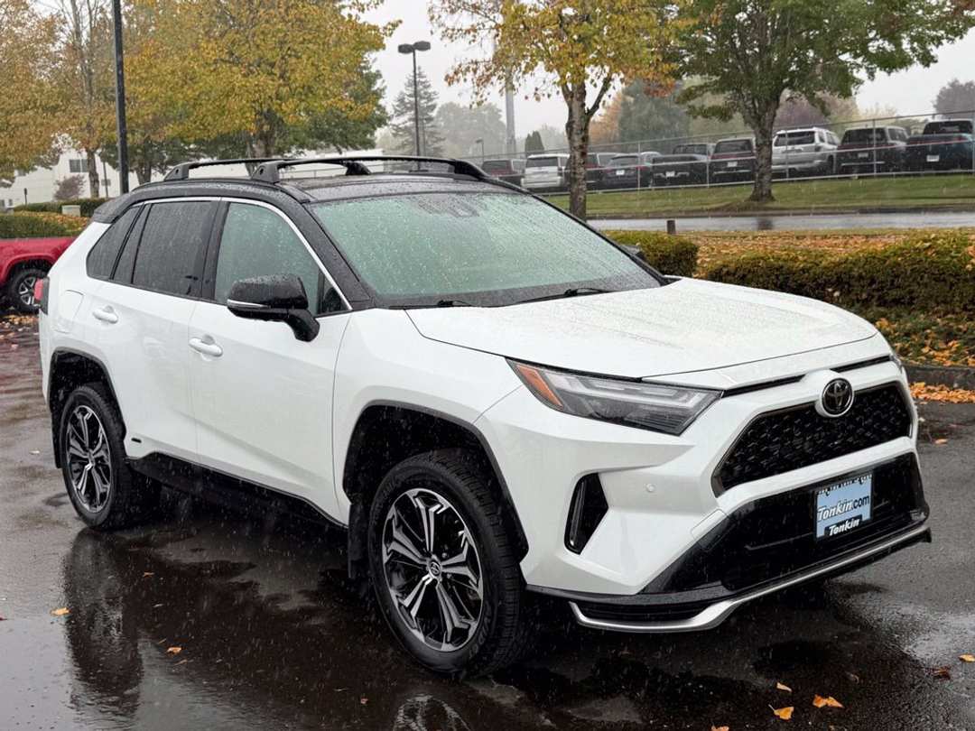 2025 Toyota Rav4 Plug-In Hybrid XSE - Image 2