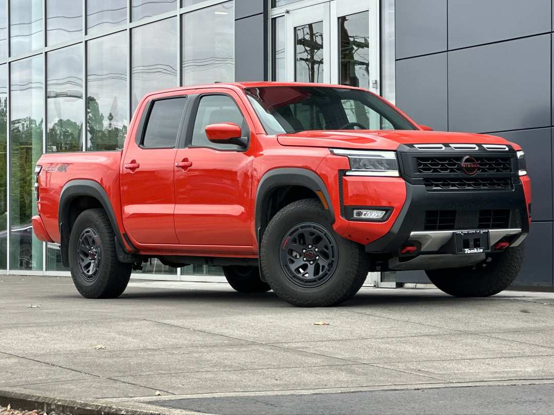 2025 Nissan Frontier PRO4X - Image 2