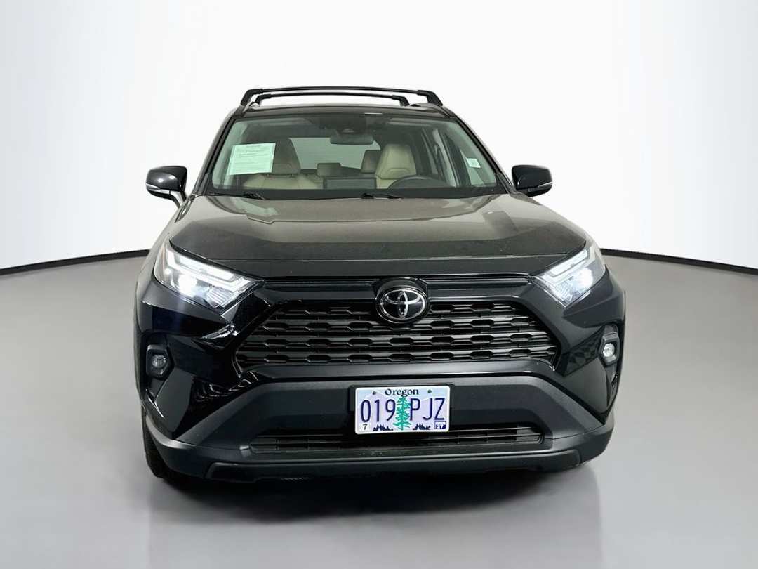 2023 Toyota Rav4 XLE Premium - Image 3