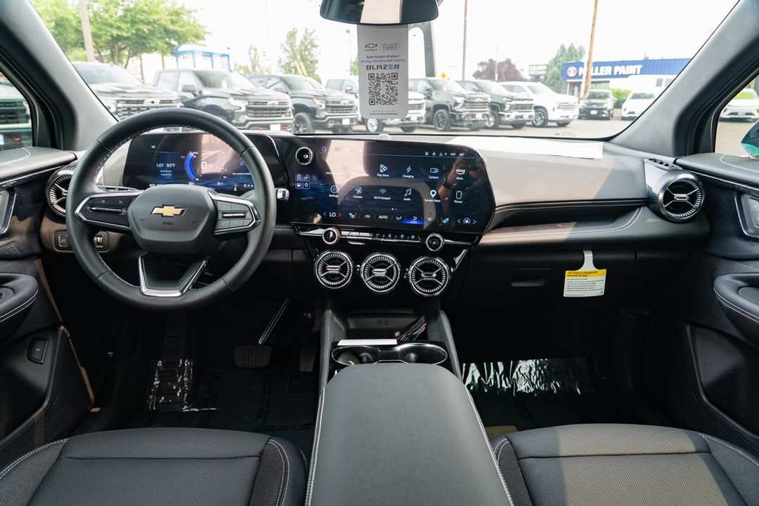 2025 Chevrolet Blazer EV LT - Photo 9
