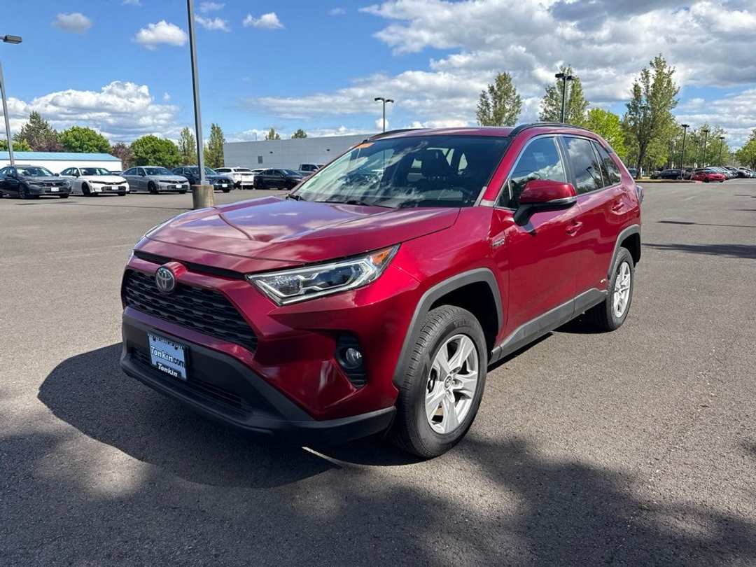 2020 Toyota Rav4 Hybrid XLE - Image 3