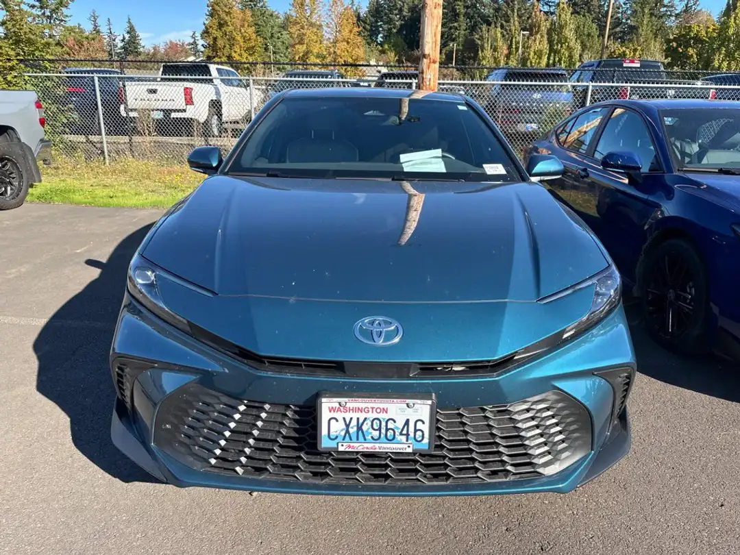 2026 Toyota Camry SE - Image 2