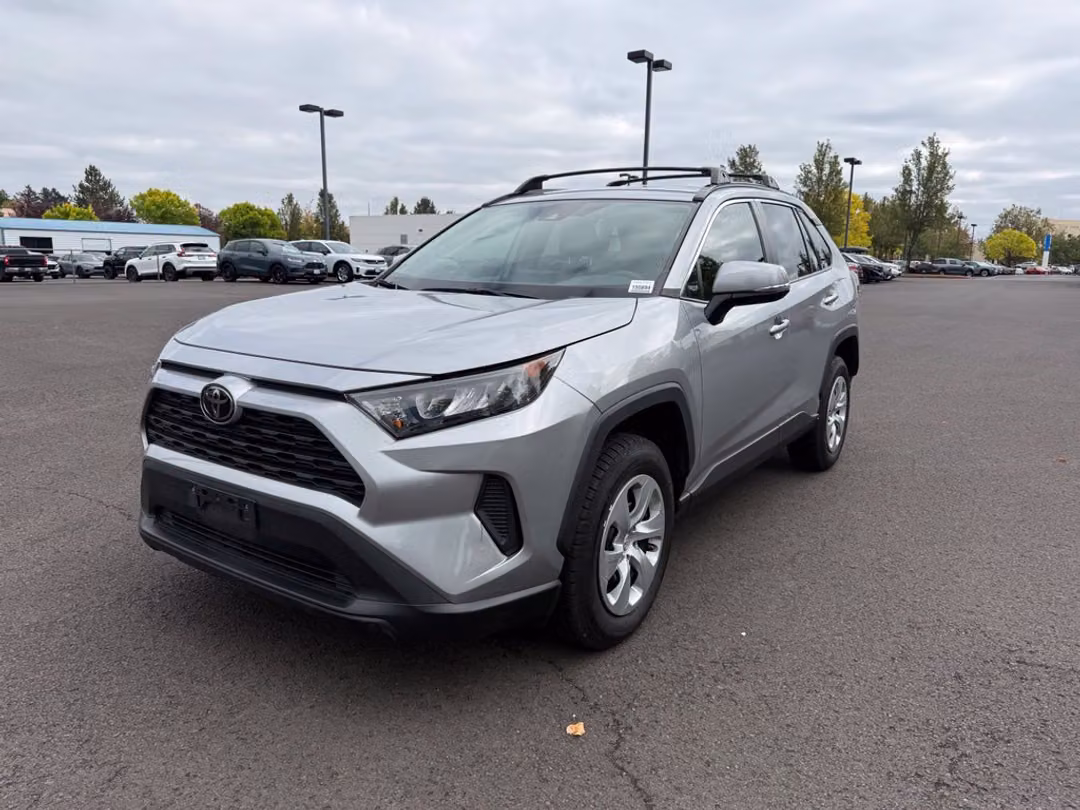 2019 Toyota Rav4 LE - Image 3