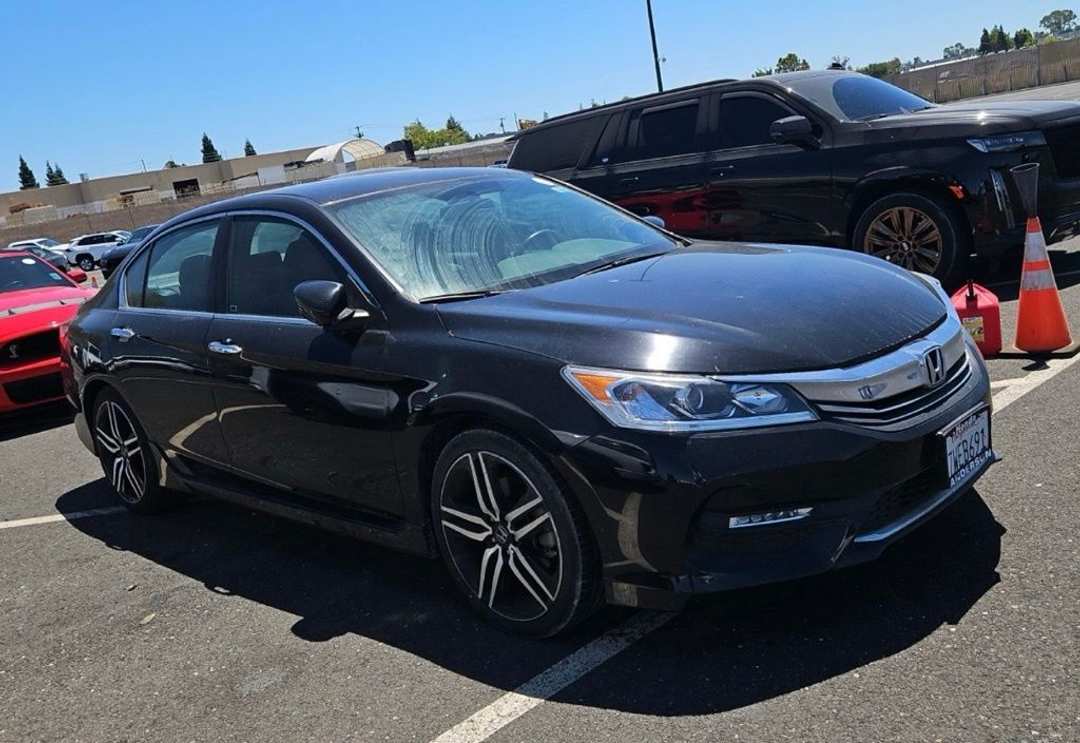 2017 Honda Accord Sport Special Edition - Image 2