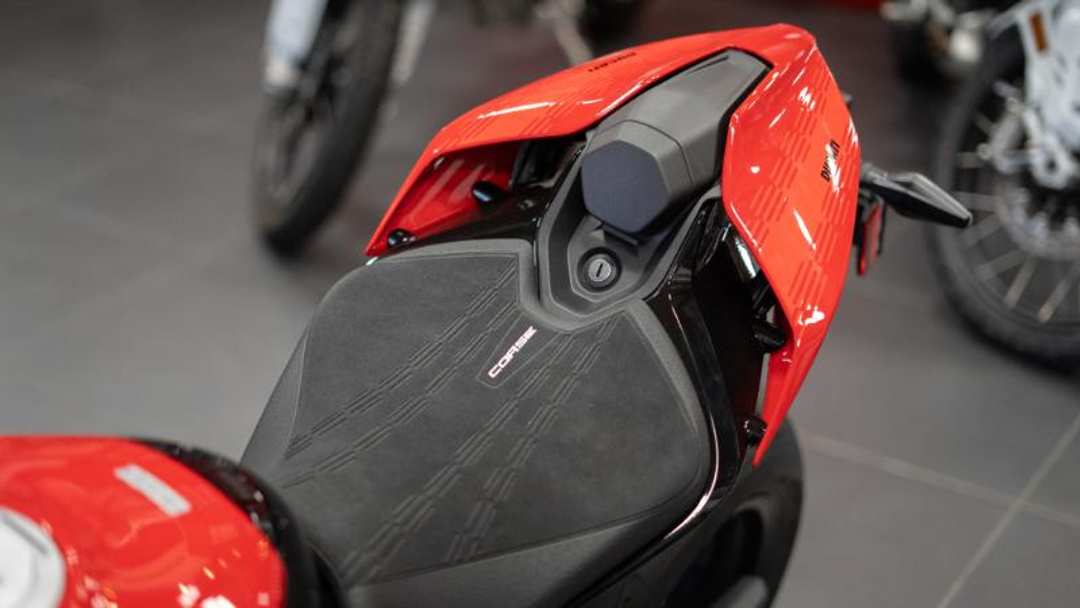 2026 Ducati Streetfighter V4 S Corse - Image 3