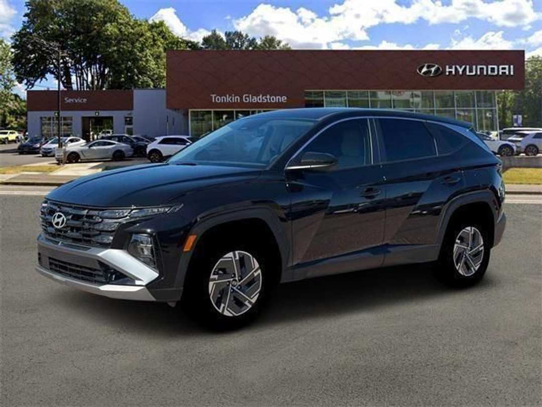 2026 Hyundai Tucson Hybrid Blue SE - Image 2