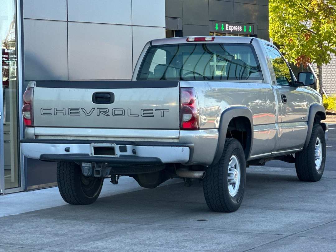 2003 Chevrolet Silverado 2500 Work - Image 3