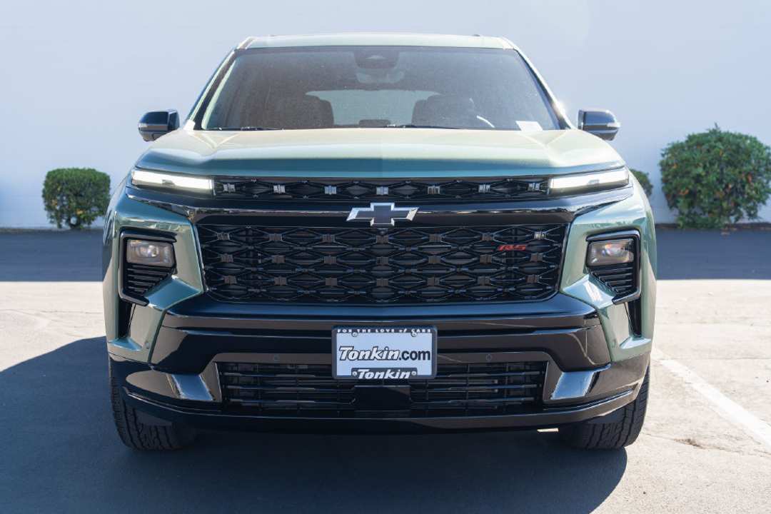 2027 Chevrolet Traverse RS - Image 2