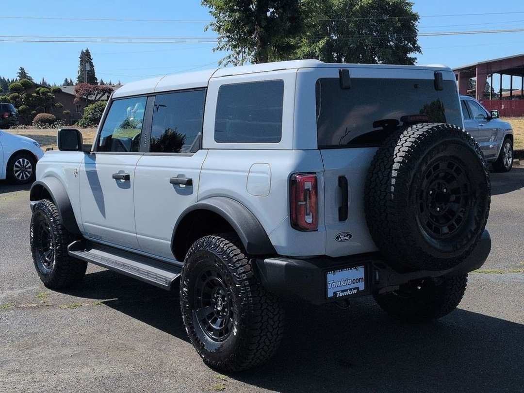 2026 Ford Bronco Outer Banks - Image 3
