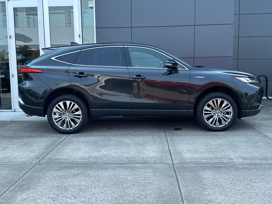 2021 Toyota Venza Limited - Image 2