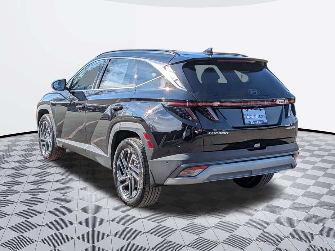 2026 Hyundai Tucson Hybrid Limited - Image 3