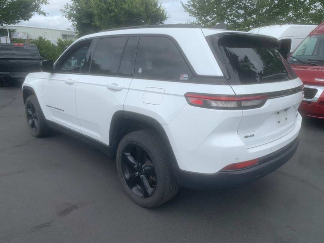 2024 Jeep Grand Cherokee Limited - Image 2