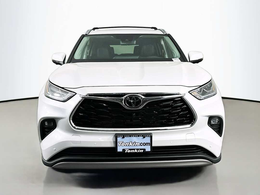 2026 Toyota Highlander Hybrid Platinum - Image 2