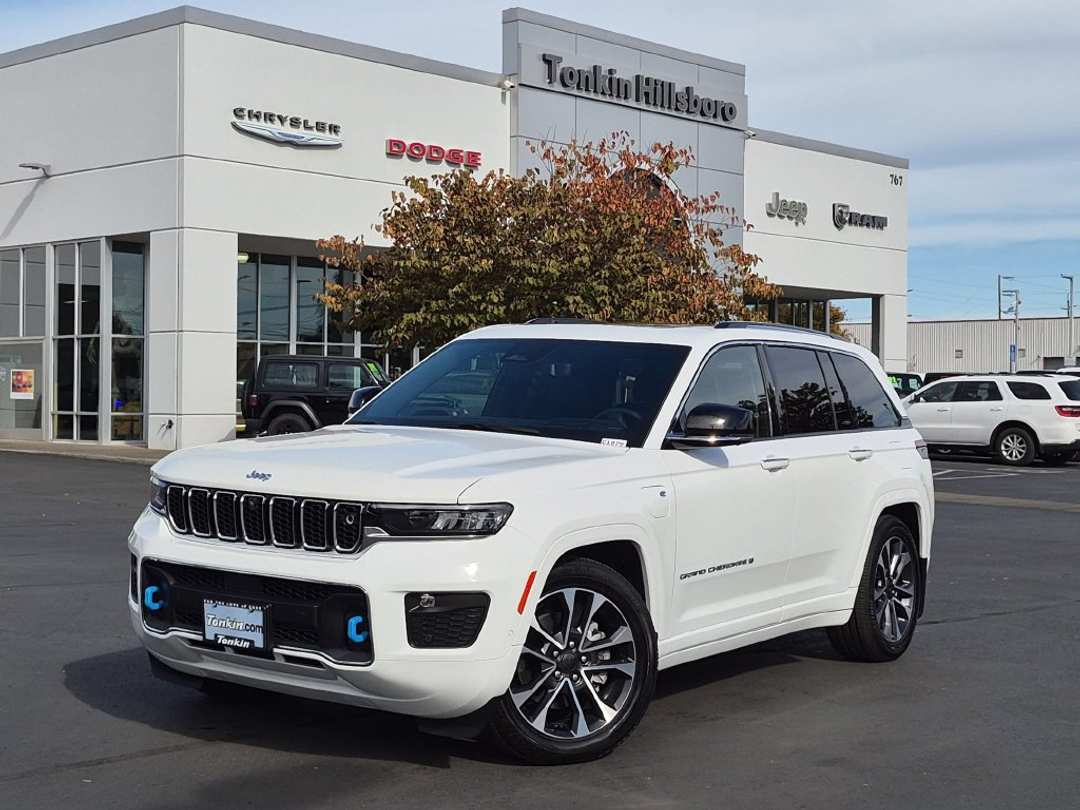 2023 Jeep Grand Cherokee Overland 4xe - Image 2