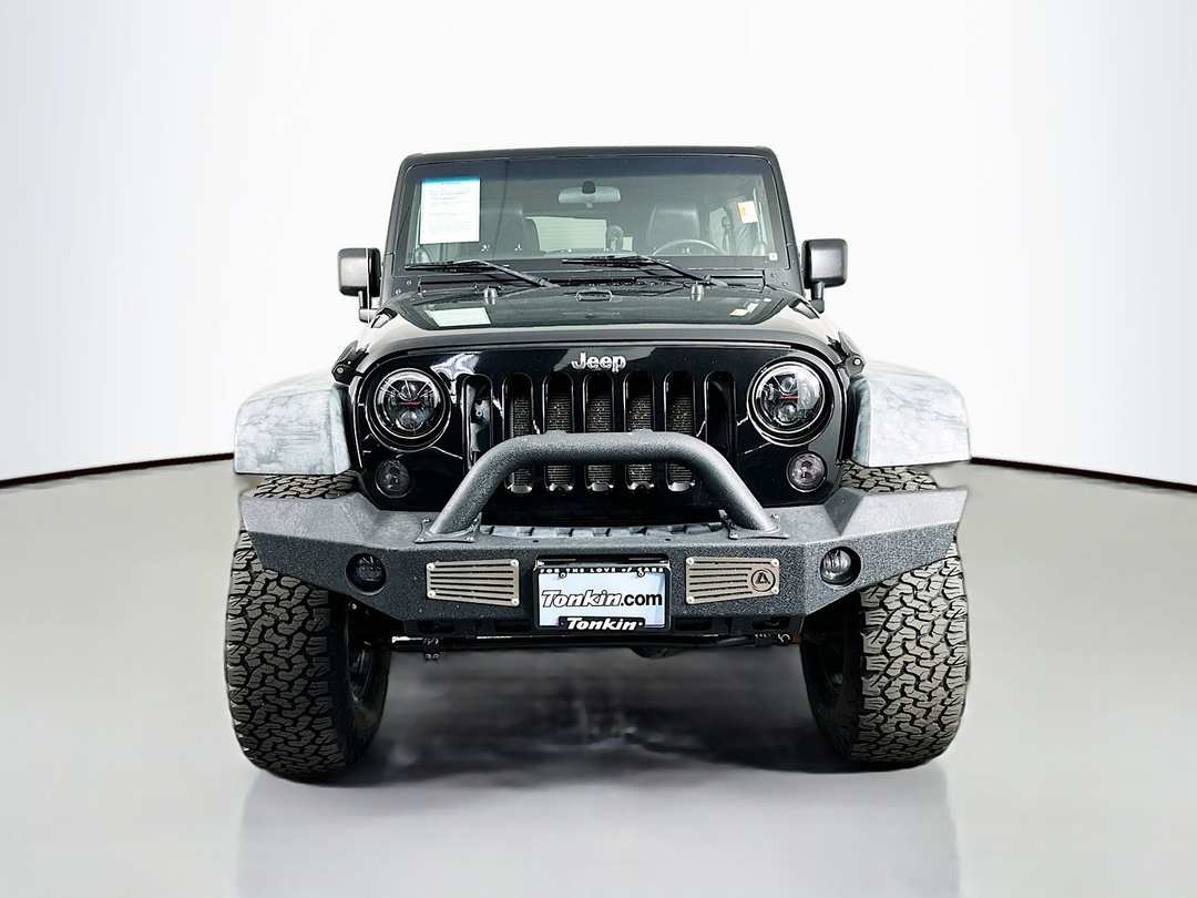 2012 Jeep Wrangler Unlimited Rubicon - Image 3