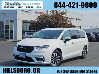 2023 Chrysler Pacifica Hybrid Touring L