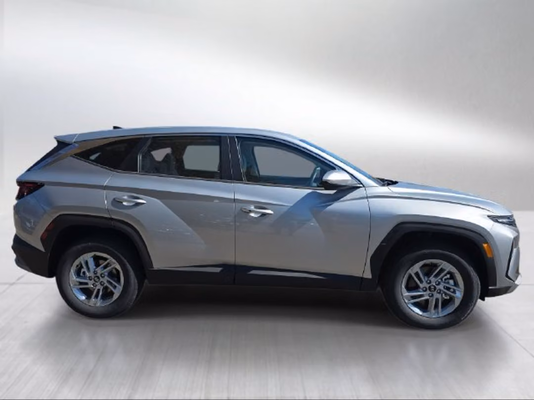 2026 Hyundai Tucson SE - Image 2