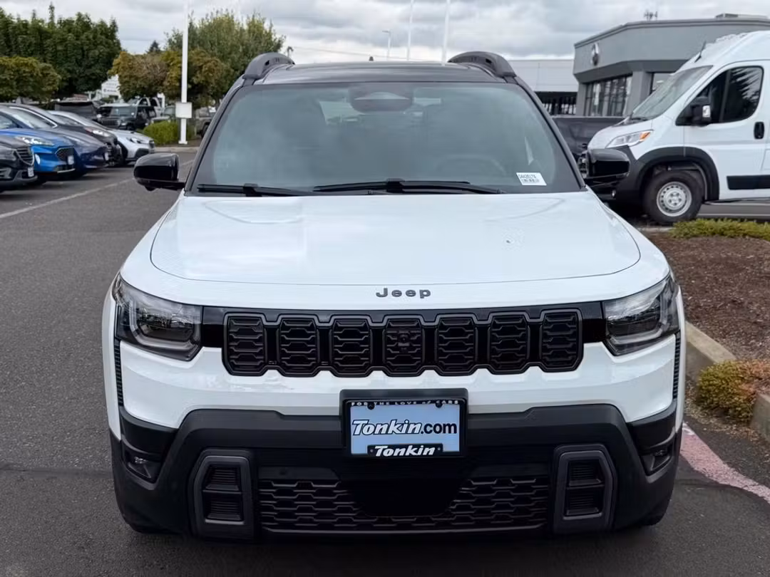 2026 Jeep Cherokee Overland - Image 3