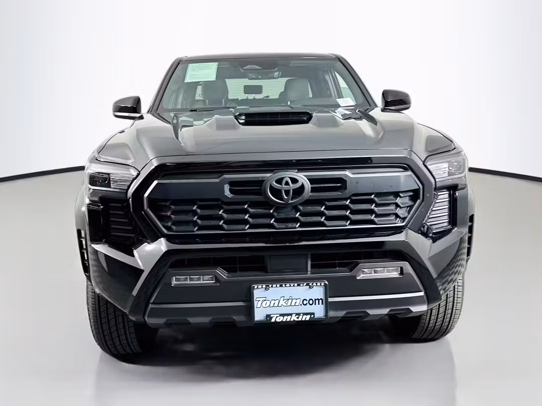 2025 Toyota Tacoma TRD Sport - Image 2