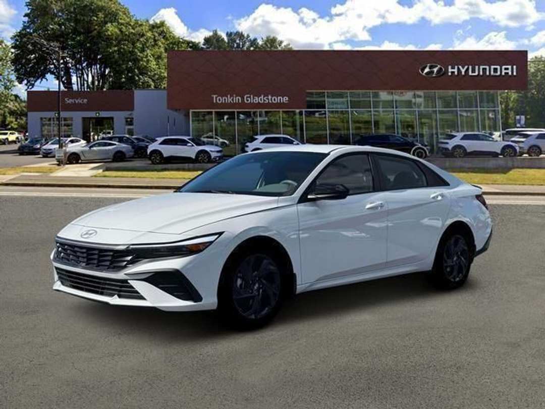 2026 Hyundai Elantra SEL Sport - Image 2