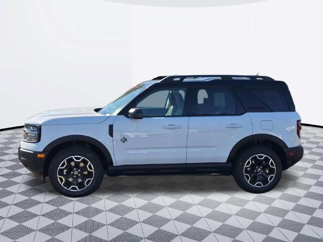 2026 Ford Bronco Sport Outer Banks - Image 3