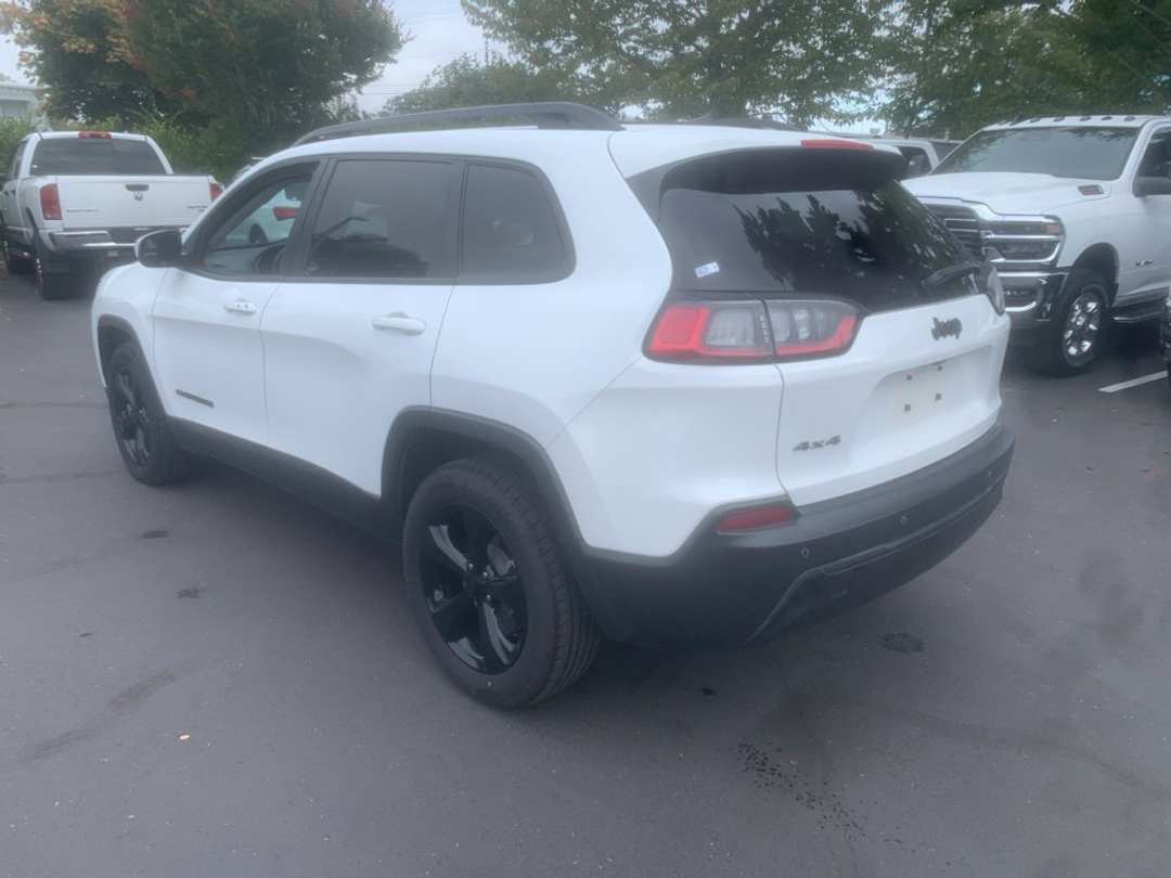 2021 Jeep Cherokee Latitude Plus - Image 2