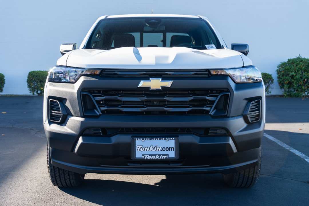 2026 Chevrolet Colorado Work - Image 2