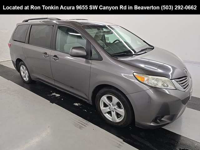 2017 Toyota Sienna LE