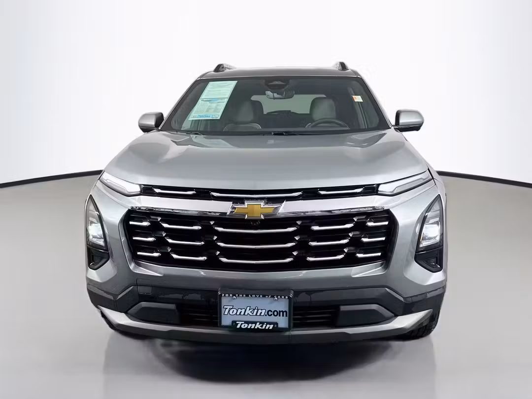 2025 Chevrolet Equinox LT - Image 2