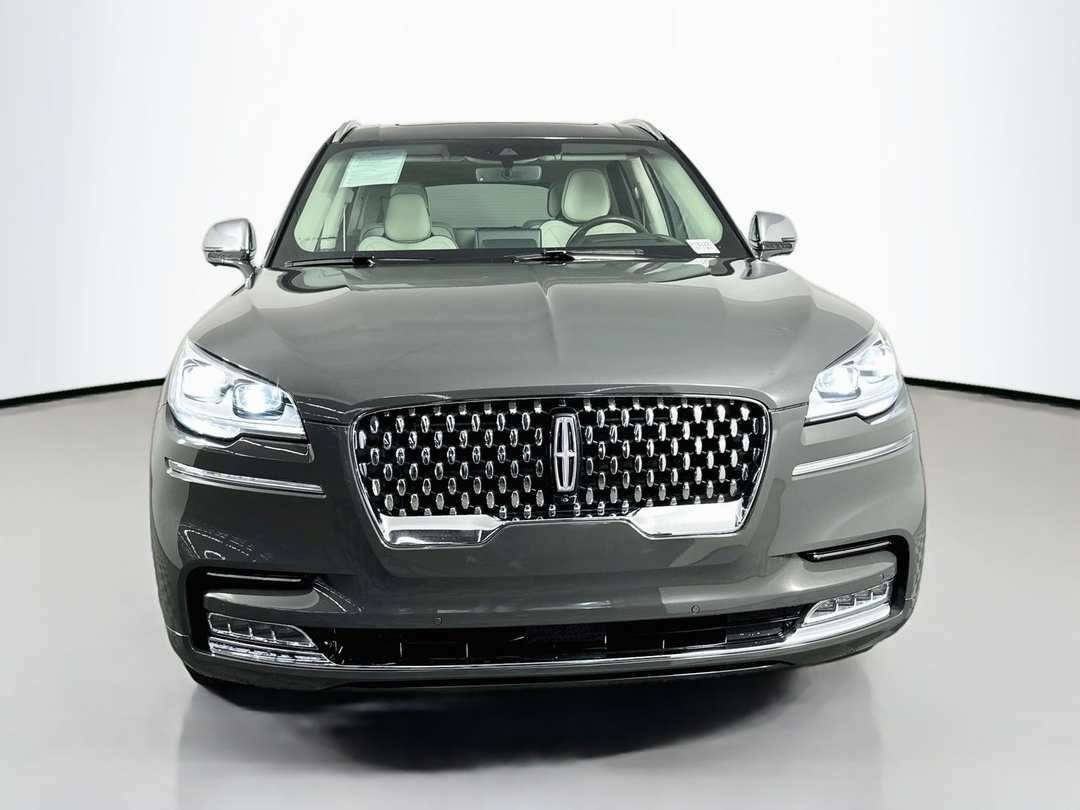 2022 Lincoln Aviator Black Label - Image 2