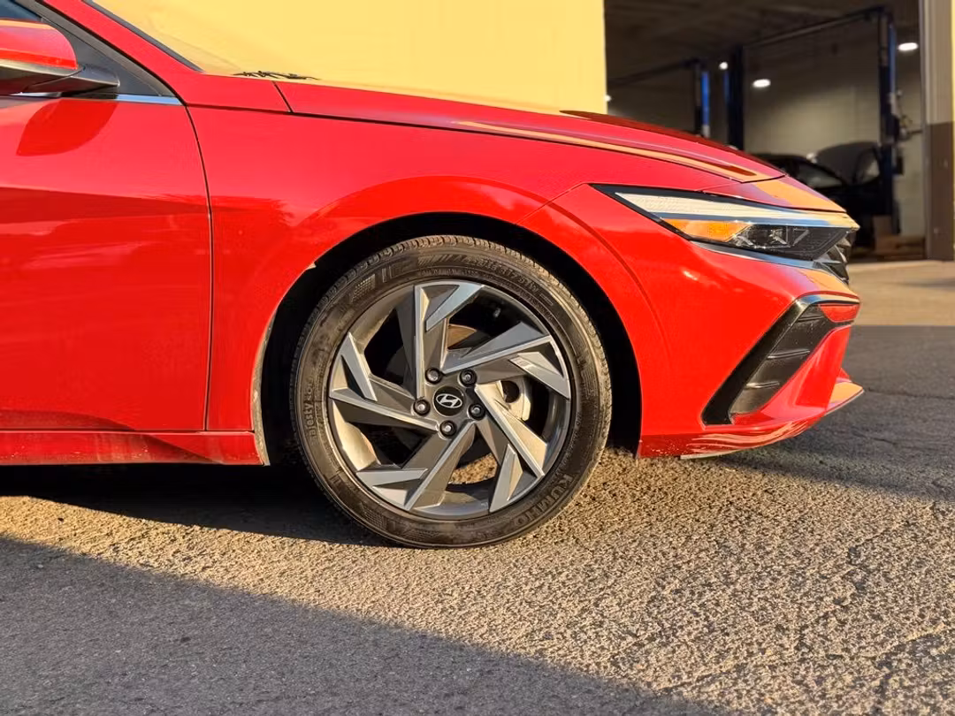 2024 Hyundai Elantra SEL - Image 2