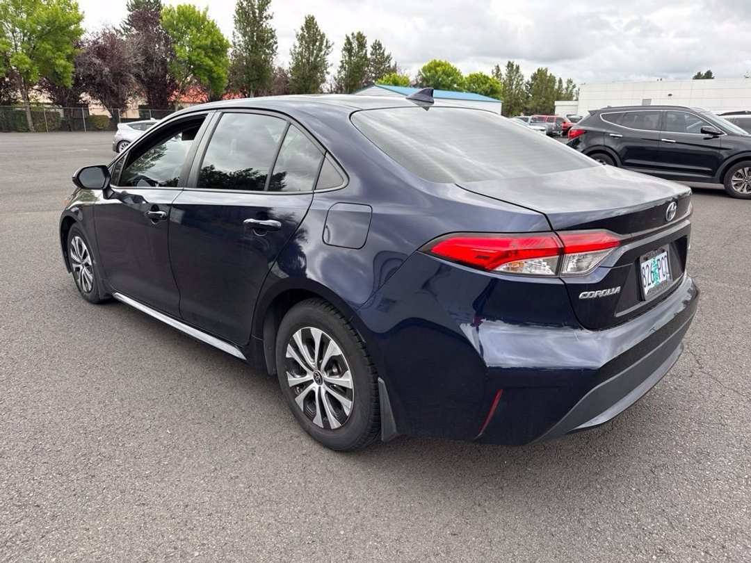 2022 Toyota Corolla Hybrid LE - Image 3