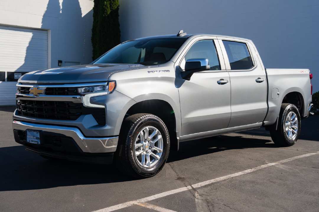 2026 Chevrolet Silverado 1500 LT - Image 3