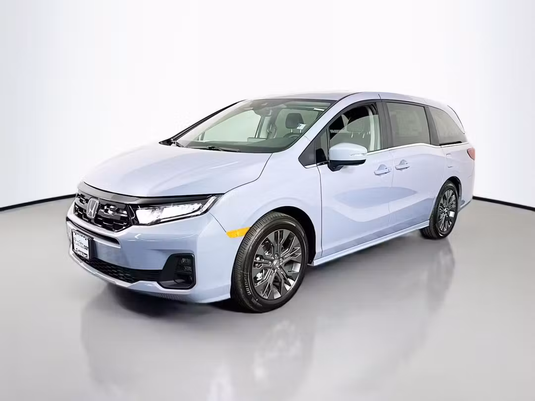 2026 Honda Odyssey Touring - Image 3