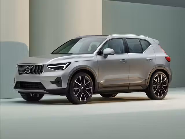 2023 Volvo Xc40 B5 Plus Bright Theme