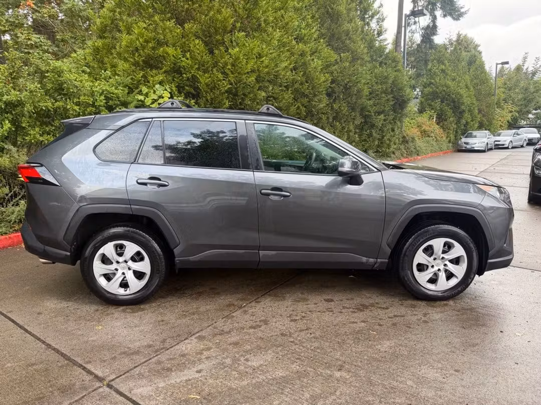 2020 Toyota Rav4 LE - Image 2
