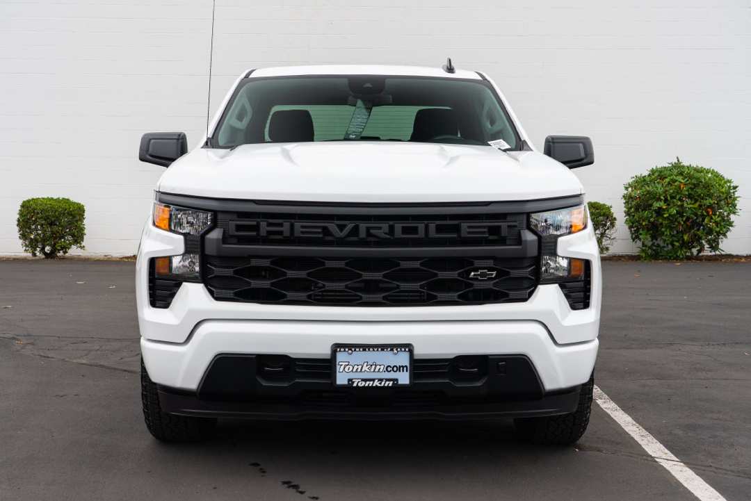 2026 Chevrolet Silverado 1500 Custom - Image 2