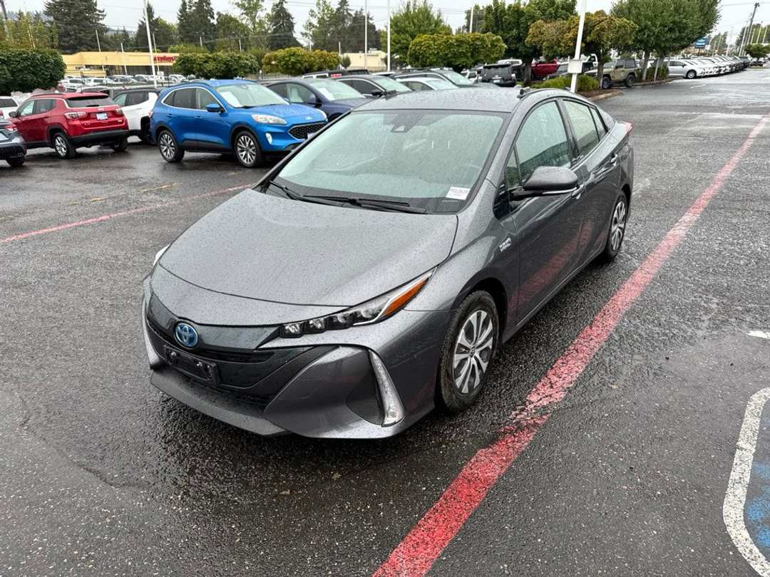 2020 Toyota Prius Prime XLE - Image 3