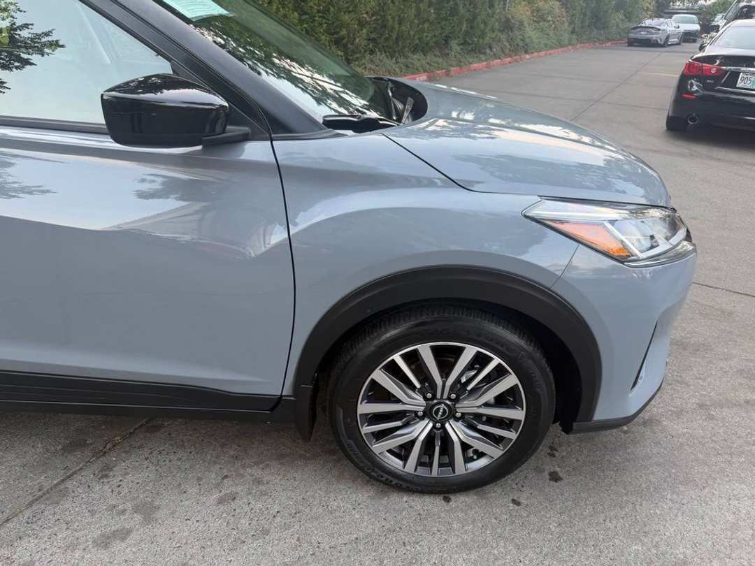 2023 Nissan Kicks SV - Image 3
