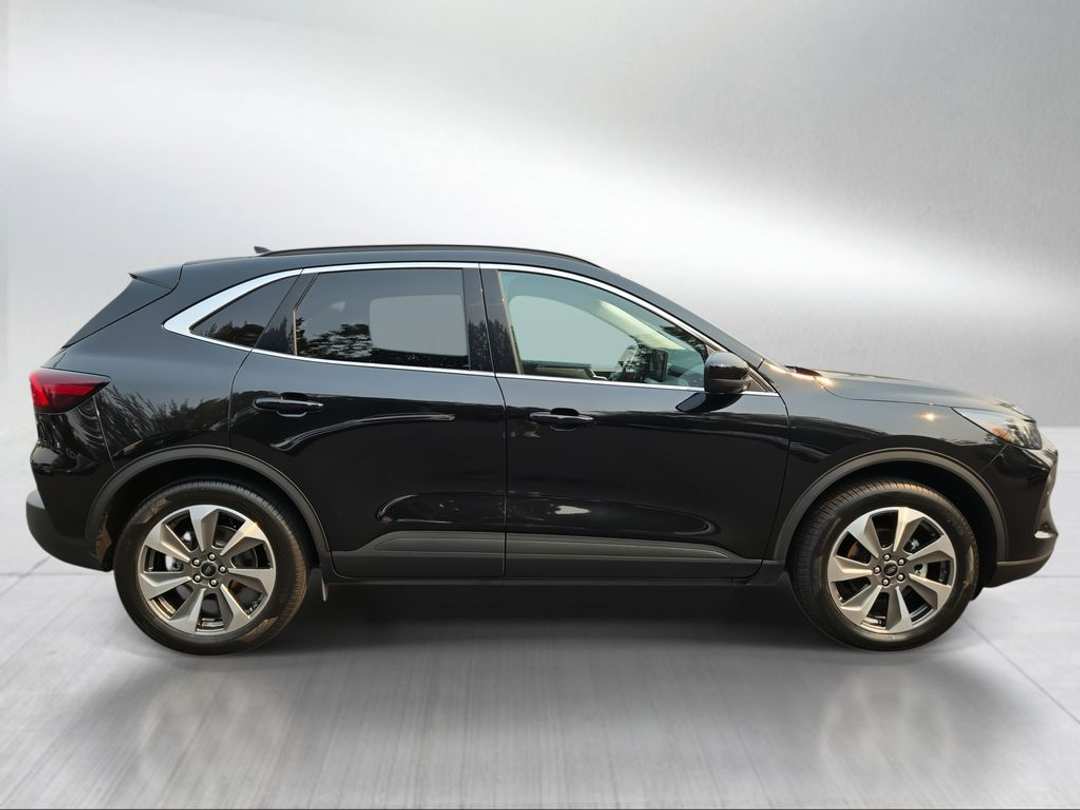 2025 Ford Escape Platinum - Image 2