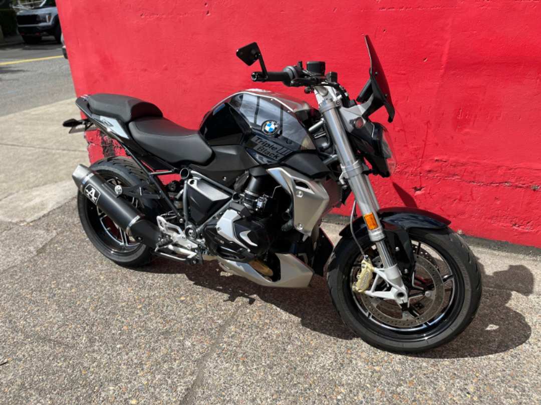 2024 BMW R1250R - Image 2