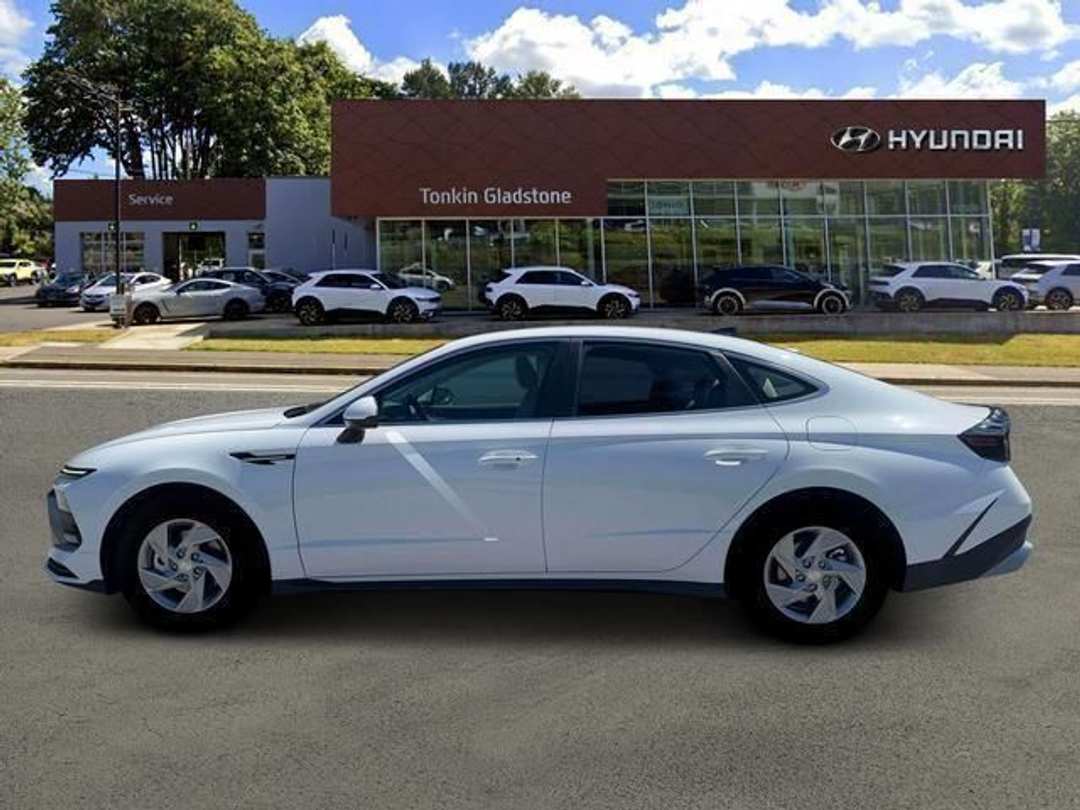 2026 Hyundai Sonata SE - Image 3