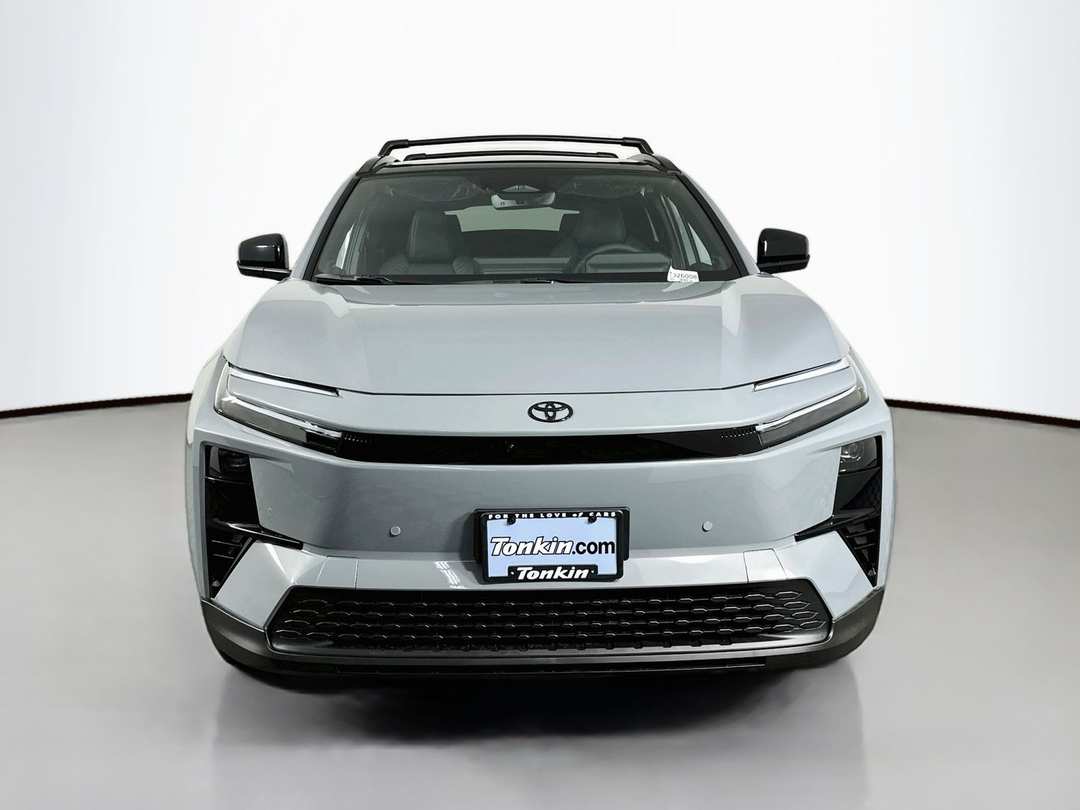 2026 Toyota C-Hr XSE - Image 2