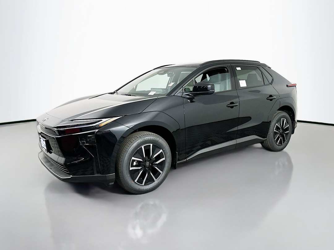 2026 Toyota Bz XLE Plus - Image 3