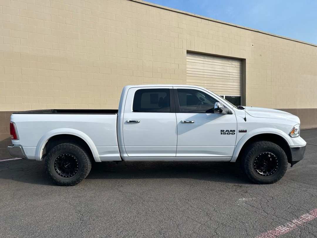 2016 Ram 1500 Laramie - Image 3