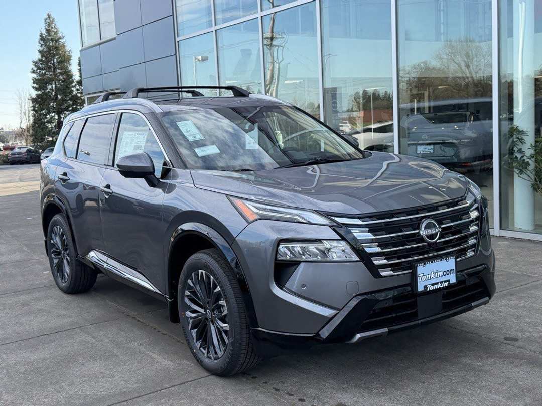 2026 Nissan Rogue Platinum - Image 3