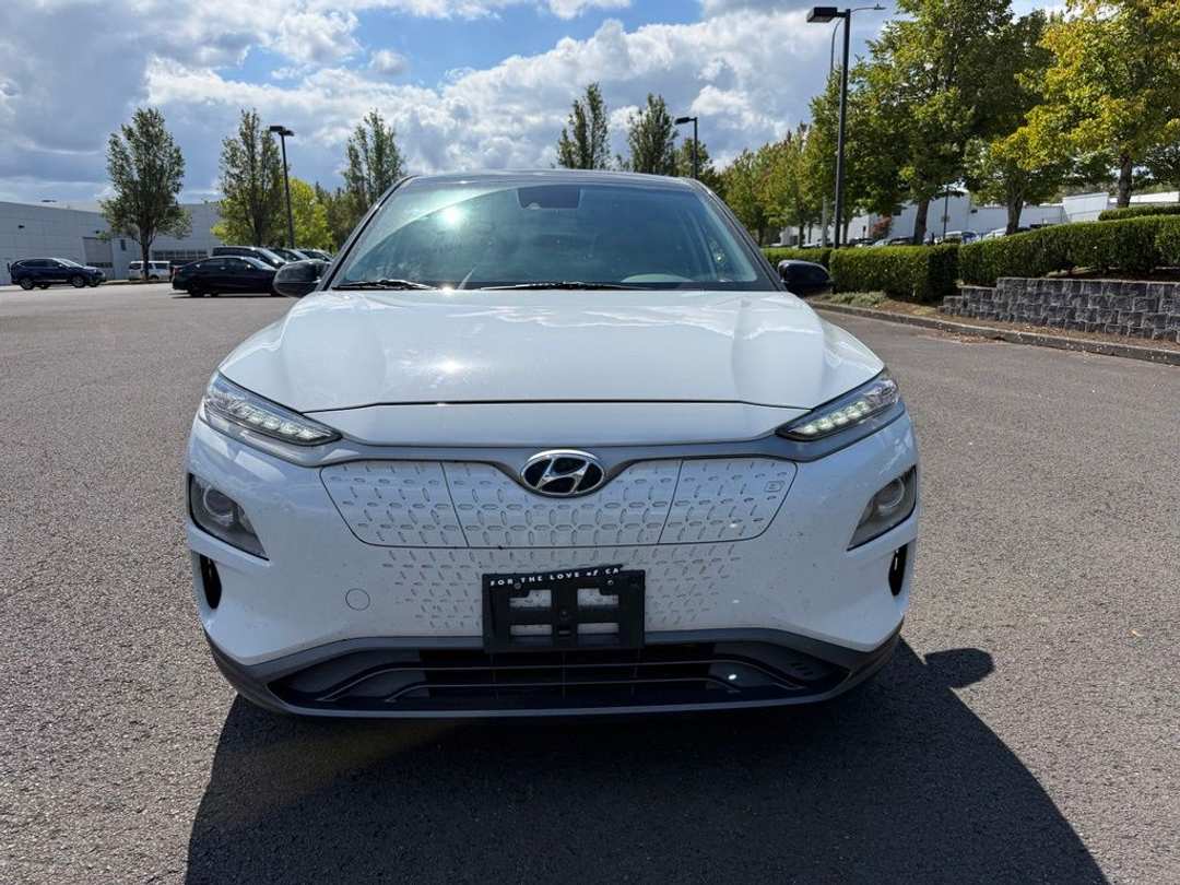 2020 Hyundai Kona SEL - Image 2